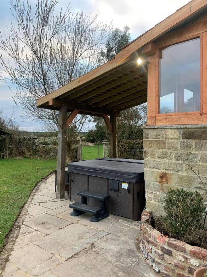 オトリー Meagill Farmhouse Hot Tub Bbq Hutヴィラ エクステリア 写真
